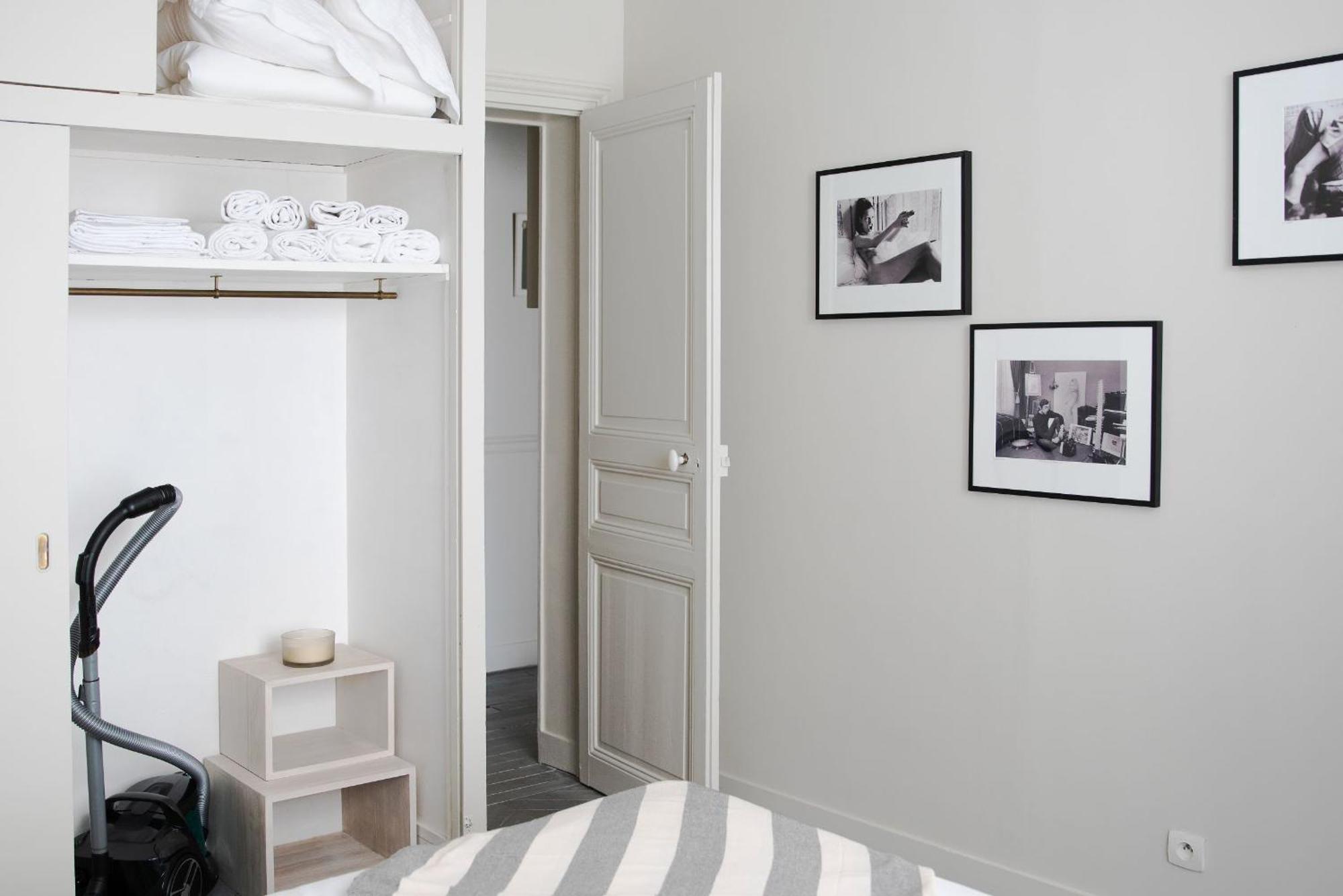 Eiffel Tower & Les Invalides - 1Br - Cityapartmentstay Paris Exteriör bild